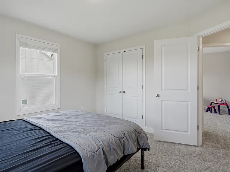 291 Burnside Dr — Photo 40