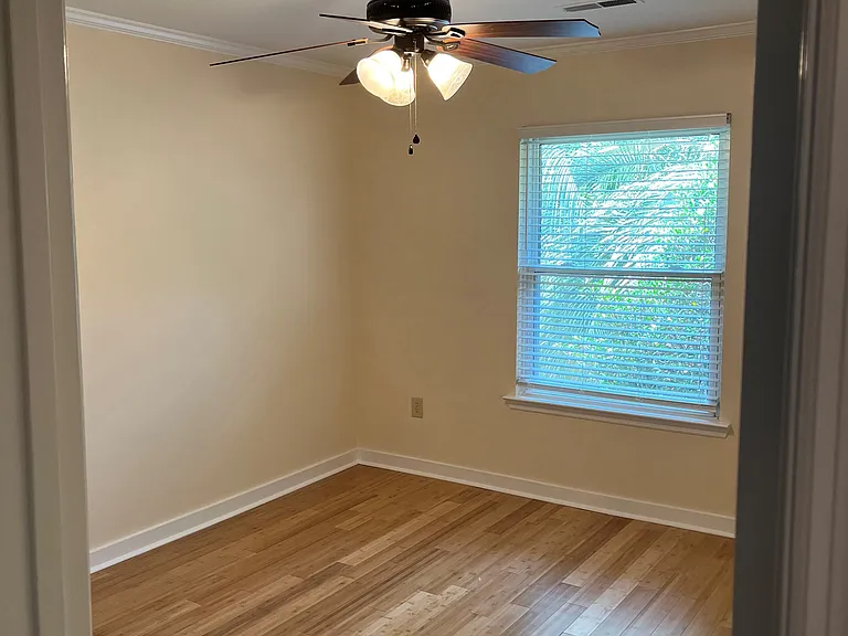 341 W Coleman Blvd #F — Photo 6