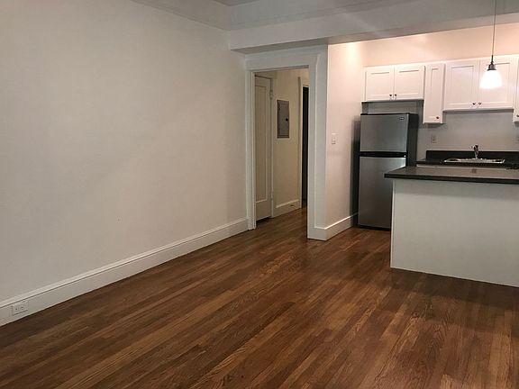 4th image of 1930 Sacramento St APT 1