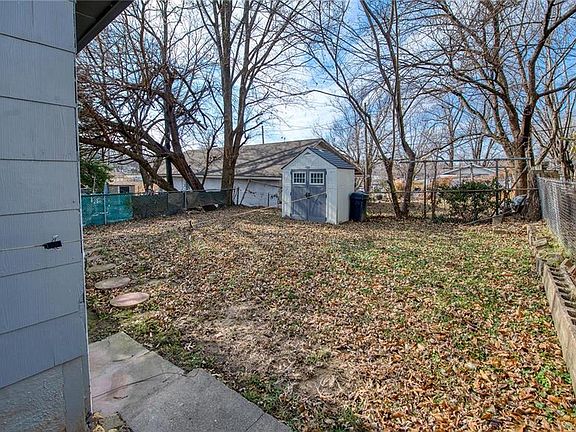 5th image of 538 S Huttig Ave