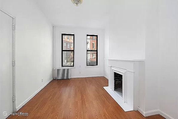 2nd image of 194 Engert Ave APT 2L