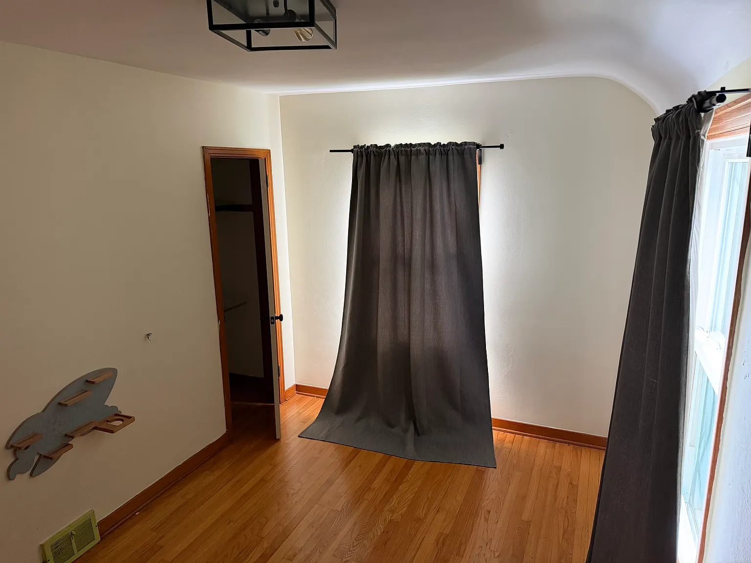 3 bed, 960 sqft, $1,895 — Photo 3
