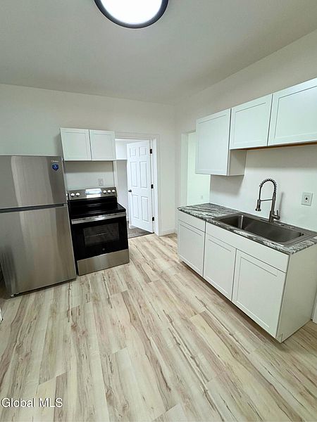 4th image of 15-17 4th Street