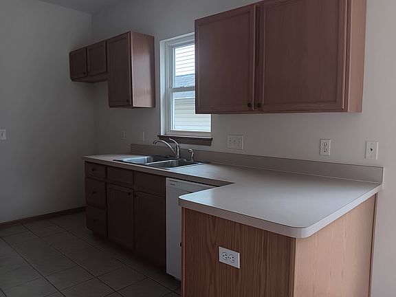 5th image of 4167 Westbrook Dr