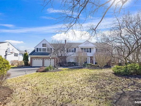 329 Dunham Pl, Glen Rock, NJ 07452