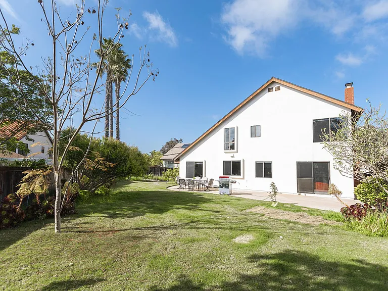 9015 Meadowrun Way — Photo 16