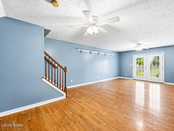 3rd image of 186 Beechtree Ln