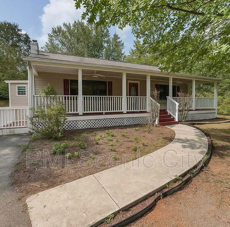 3 bed, 2.0 bath, 1790 sqft, $1,825 — Photo 2