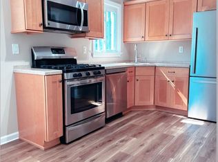 32 Apple St, Edison, NJ 08817