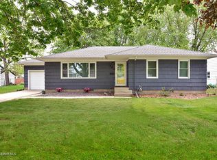 208 10th Ave NE, Waseca, MN 56093