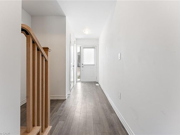 4th image of 35 Lincoln Dr