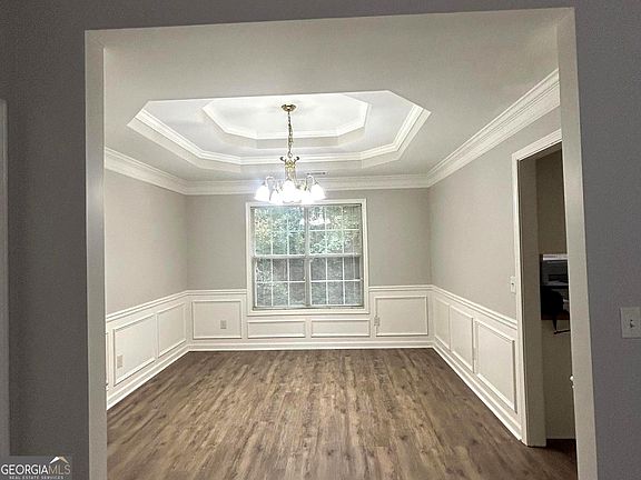 5th image of 160 Wisteria Blvd