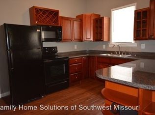 1237 E Blaine St, Springfield, MO 65803