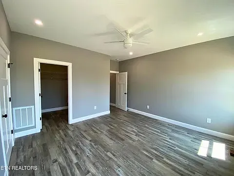 7715 Freeway Heights Dr — Photo 4