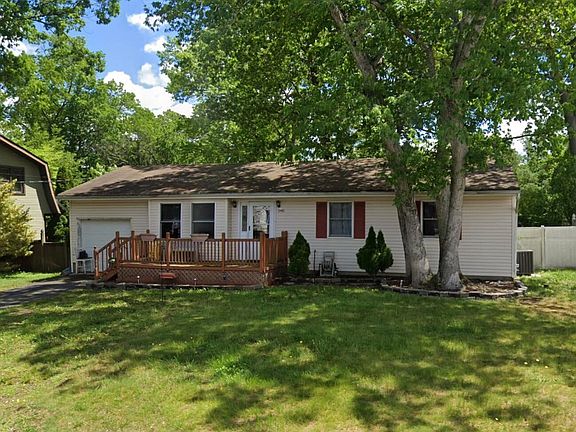 2nd image of 2440 Woodland Road
