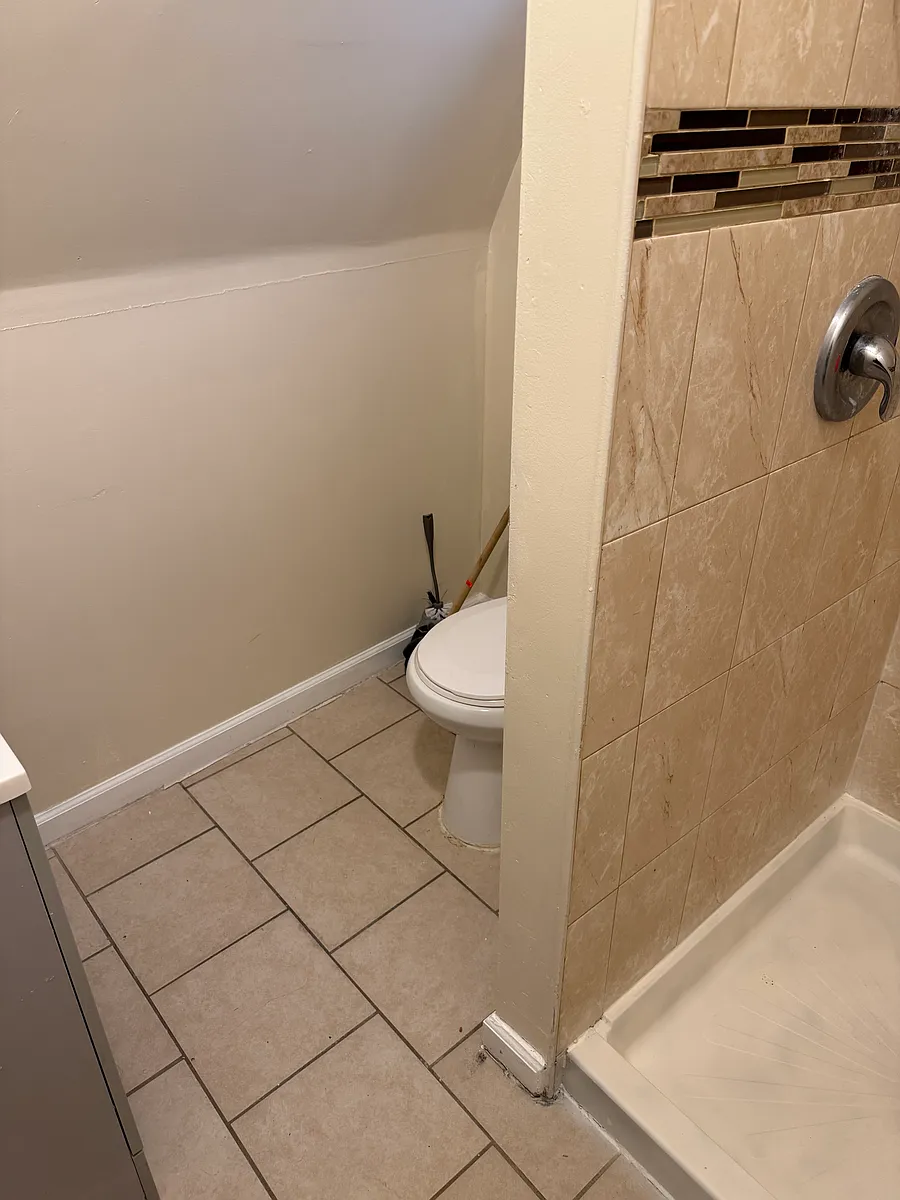 Building Photo - 816 Hunterdon St #3