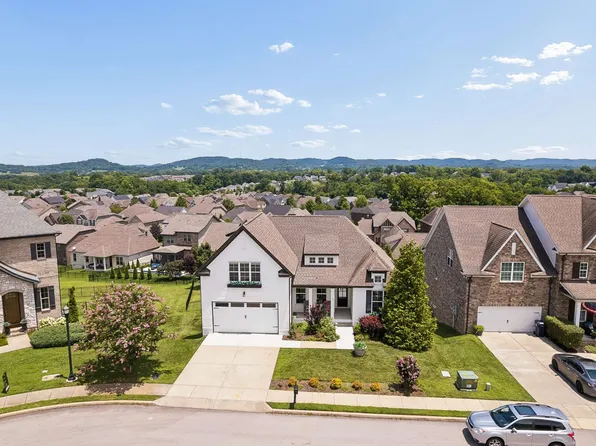 2340 Coppergate Way, Thompsons Station, TN 37179