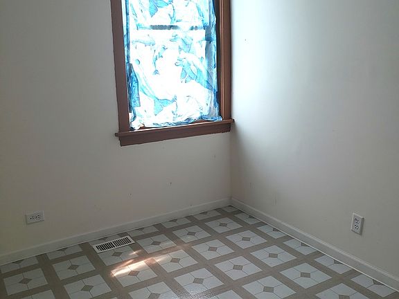 4th image of 317 E 116th St #6