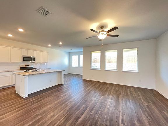 3rd image of 5433 Montrose Dr