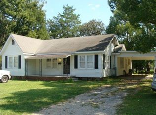 611 N Jackson St, Nashville, GA 31639