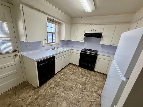 5th image of 107 W 9th St