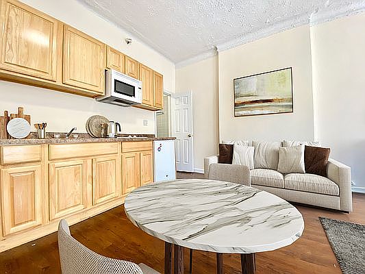 2nd image of 257 W 113th St #301A