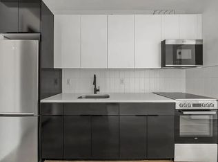 35 Oakland Pl #3R, Brooklyn, NY 11226