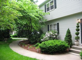 226 Coventry Ln, Longmeadow, MA 01106