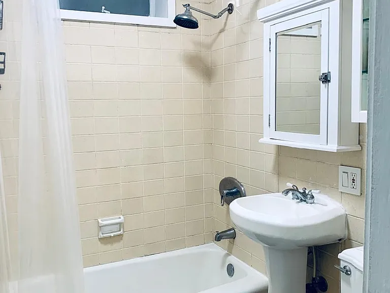 384 Riverway #4 — Photo 7