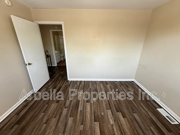 1404 Bloomingdale Rd #A4 — Photo 15