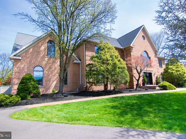 11029 Plumwood Cir, Hagerstown, MD 21742