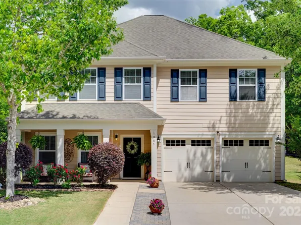 985 Angelica Ln, Tega Cay, SC 29708