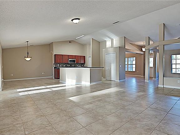 3rd image of 2617 Vaughn Ave
