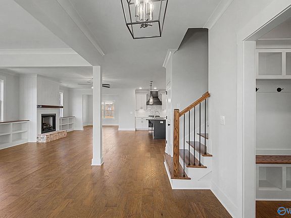 5th image of 127 Marlbrook Dr