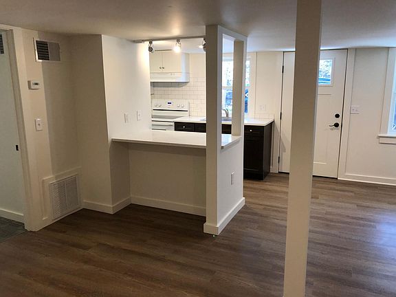 One Bedroom Apt