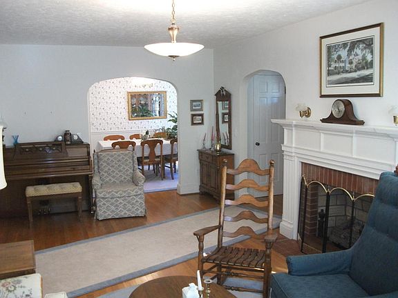 5th image of 1631 Colonial Tpke