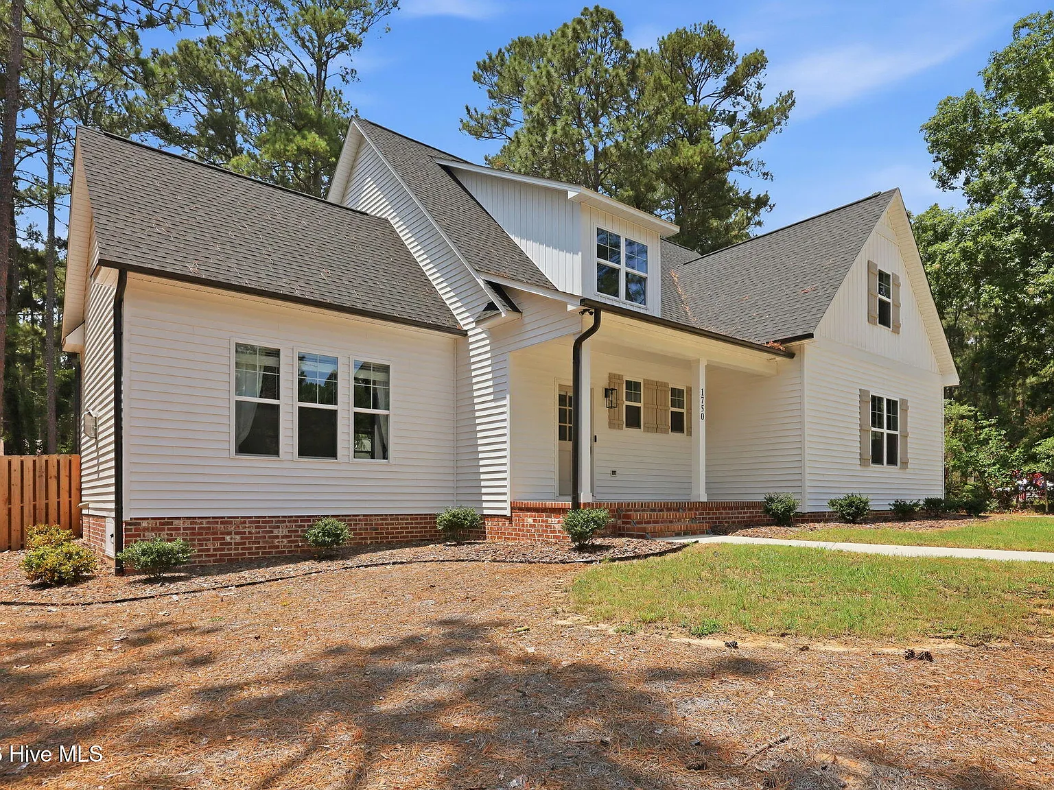 4 bed, 3.5 bath, 2881 sqft, $3,200 — Photo 4