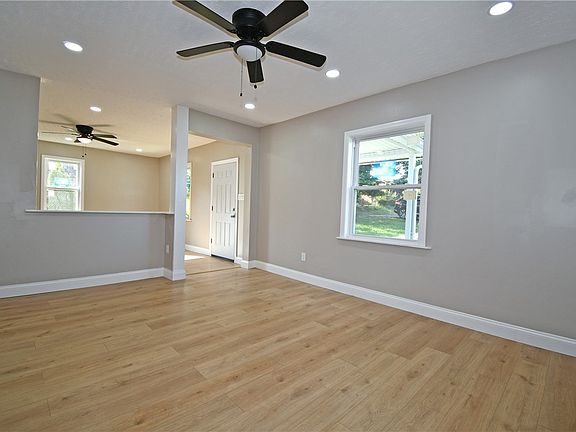 3rd image of 28 Farley St