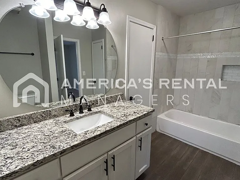 2422 Hampstead Dr — Photo 19