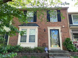 524 Coral Reef Dr, Gaithersburg, MD 20878