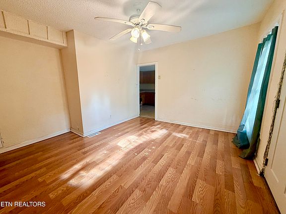 3rd image of 3928 Lilac Ave