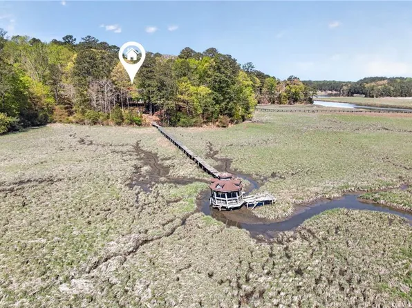 15489 Holly Dr, Smithfield, VA 23430