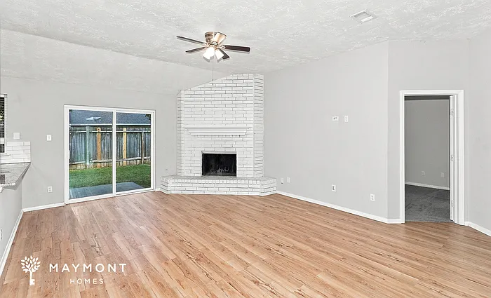 3 bed, 2.0 bath, 1868 sqft, $1,895 — Photo 3