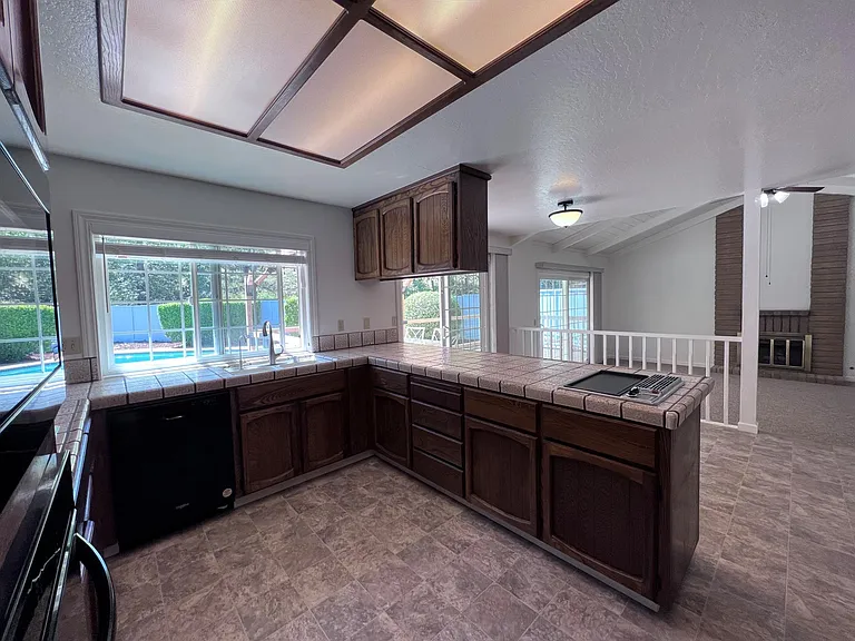 7088 Wooded Lake Dr — Photo 14