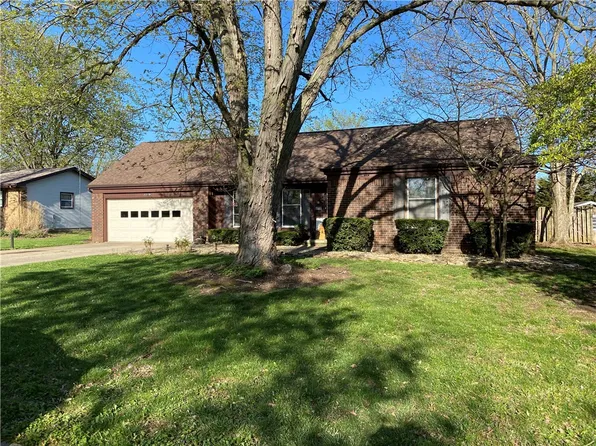 2219 Cortland Dr, Charleston, IL 61920