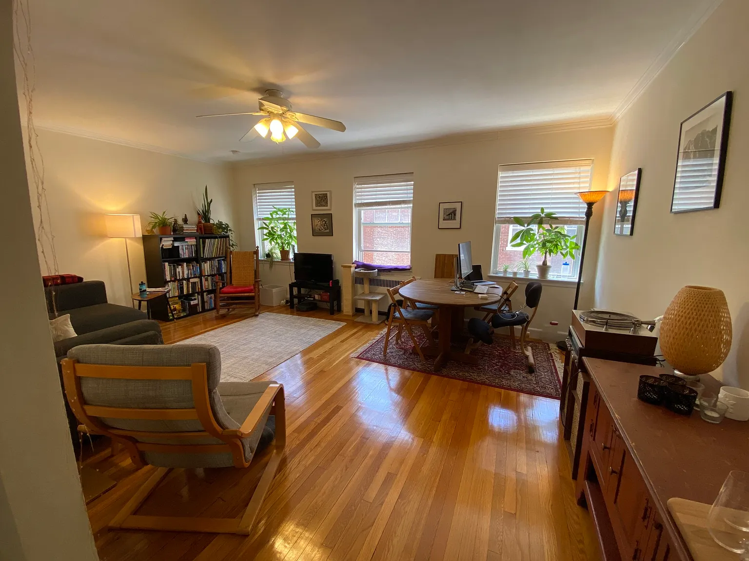 2 bed, 700 sqft, $3,350 — Photo 4