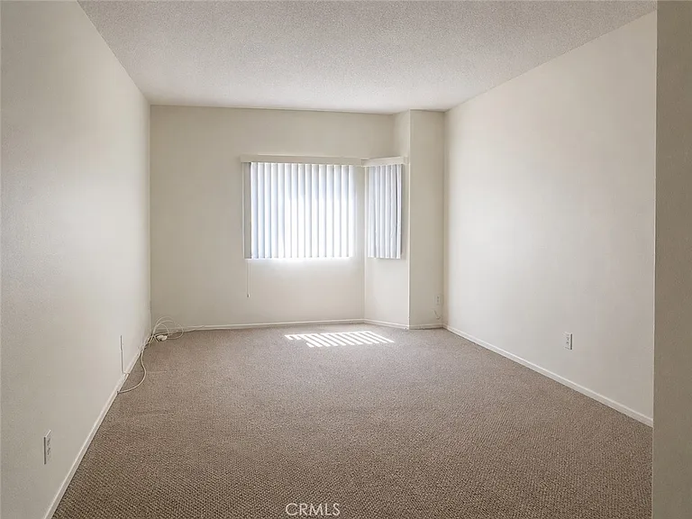 17914 Magnolia Blvd #128 — Photo 18