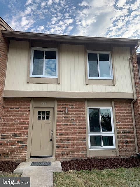1st image of 502 Early Fall Ct
