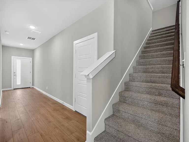 710 Summerberry Dr — Photo 7