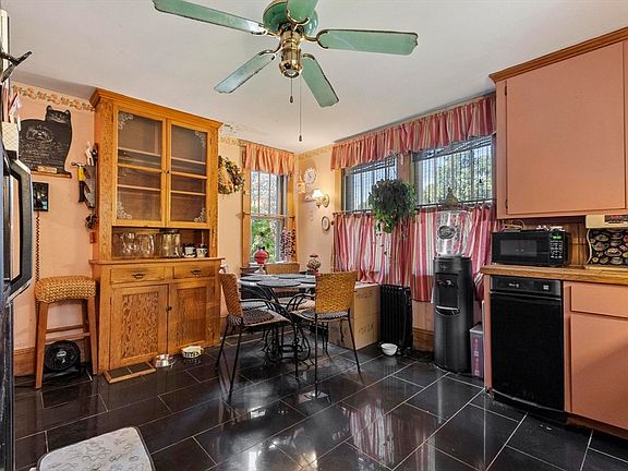 5th image of 200 Groton Rd